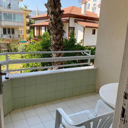 Isabella Aparthotel *