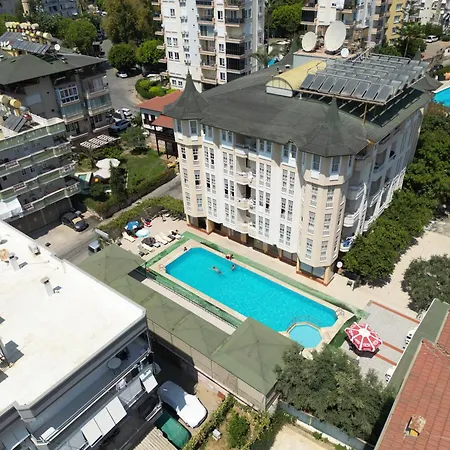 Isabella Aparthotel 2*
