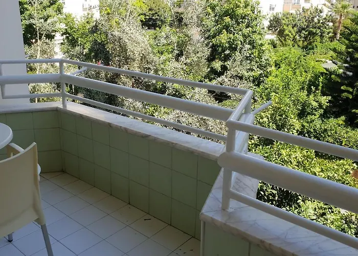 Isabella מלון דירות